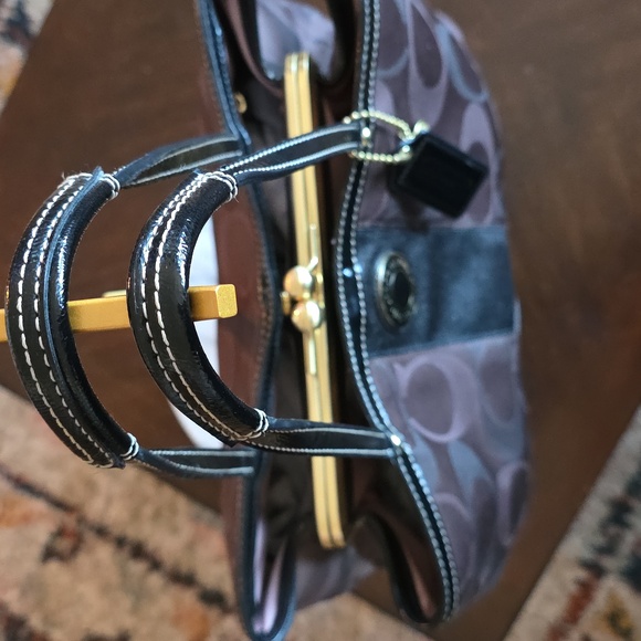 Coach Signature Brown Stripe Kisslock Framed Tote Bag π W/Medallion! 2012 - Picture 7 of 16